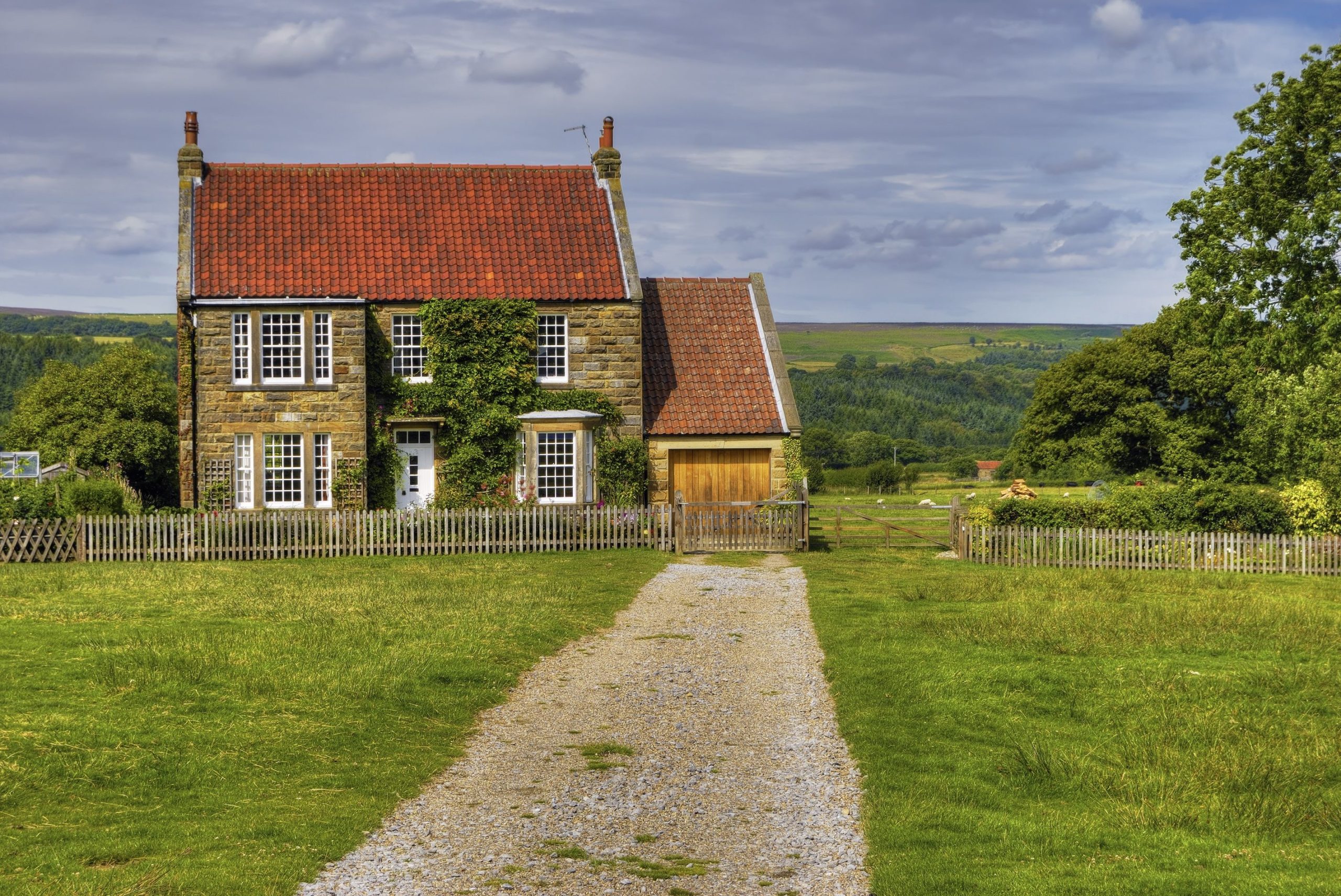 COUNTRY-HOUSE-scaled